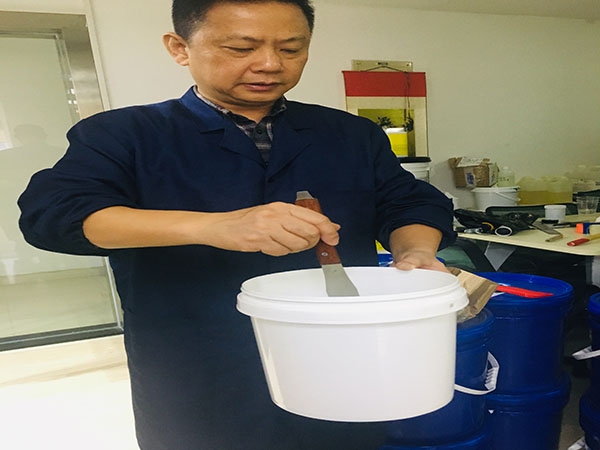 玻璃与玻璃之间填充硅凝胶，深圳市J9·九游会「中国」官方网站
